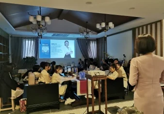 旧站资料中的团队学习现场